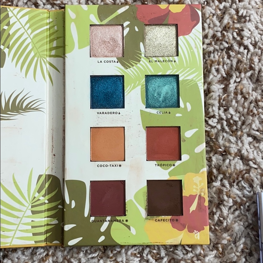 Alamar Eyeshadow Palette